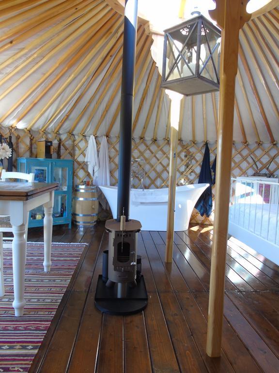 Glamping Abruzzo - The Yurt Hotel Catignano Exterior photo
