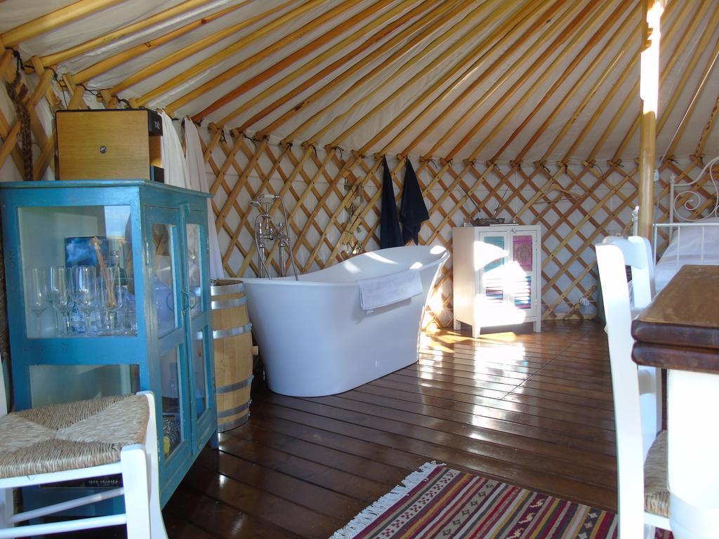 Glamping Abruzzo - The Yurt Hotel Catignano Exterior photo
