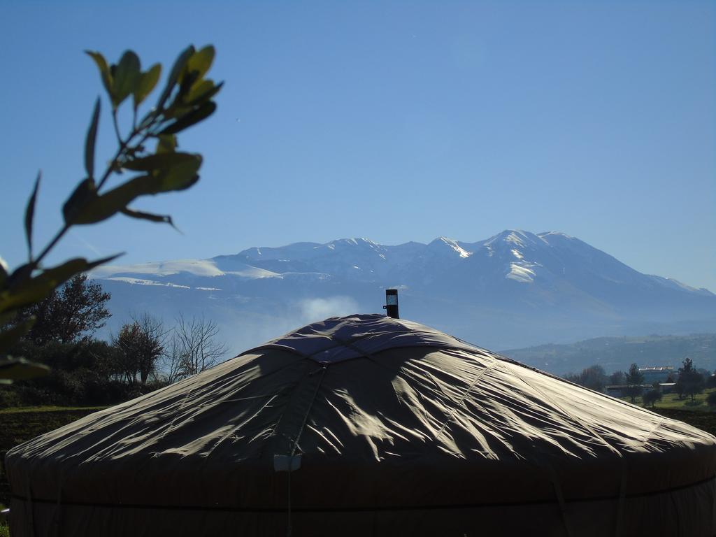 Glamping Abruzzo - The Yurt Hotel Catignano Exterior photo