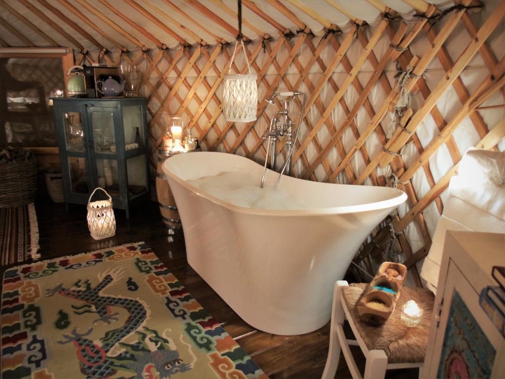 Glamping Abruzzo - The Yurt Hotel Catignano Exterior photo